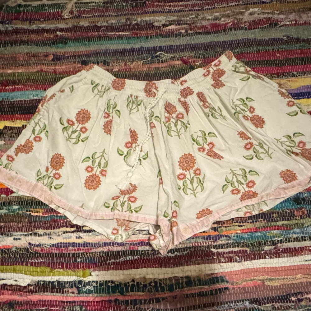 Old Navy Cream Shorts with Floral Embroidery